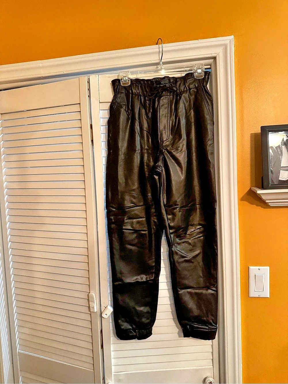 Abercrombie & Fitch Faux Leather Pants in Black Size Small